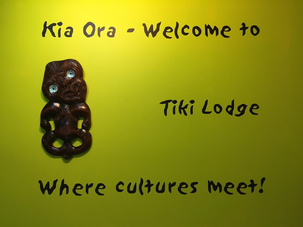 Tiki Lodge Backpackers Tauposjön Exteriör bild